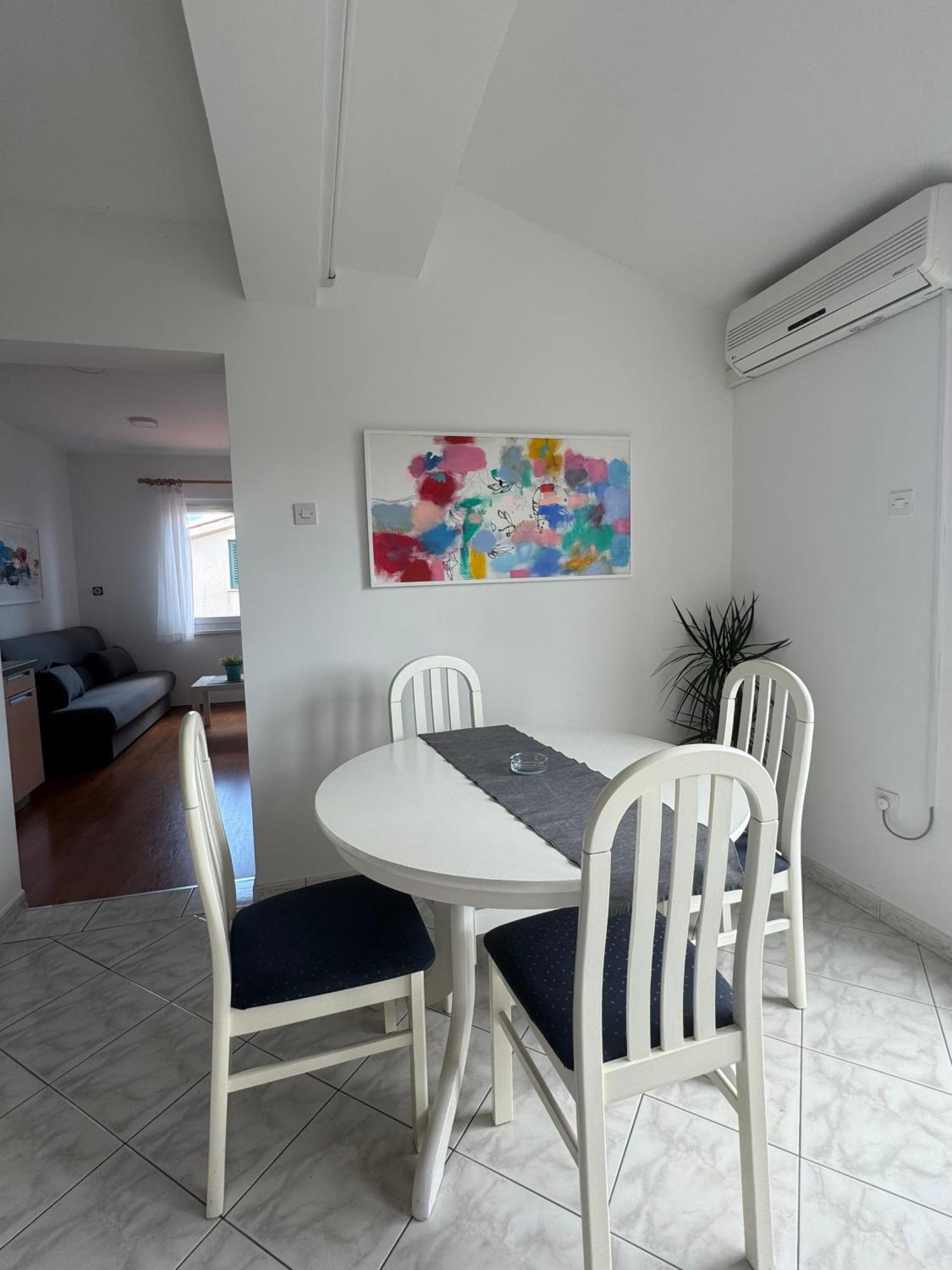 Apartments Emilia 拉巴克 外观 照片